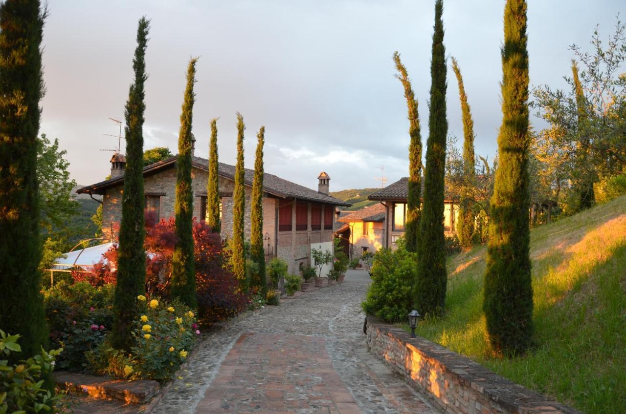 Cascina La Buca Pensionat Castello di Serravalle Exteriör bild