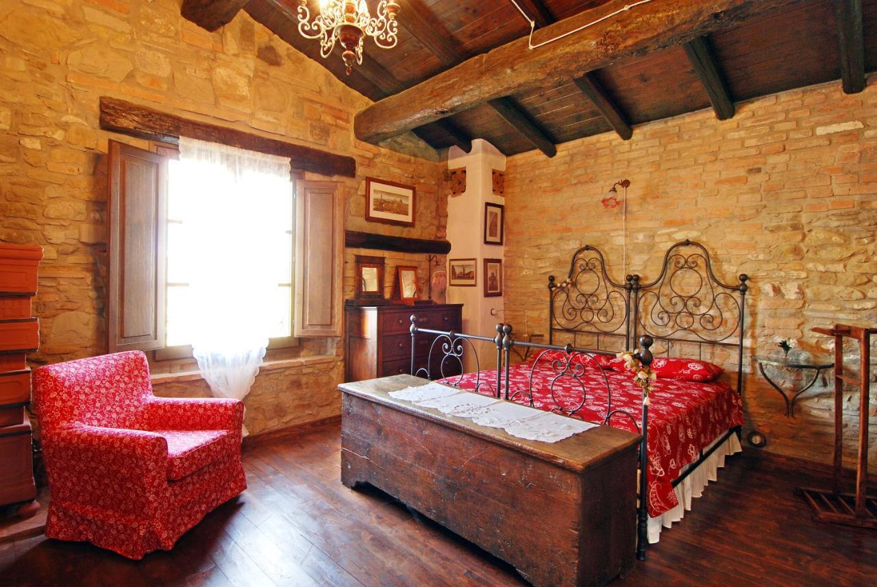 Cascina La Buca Pensionat Castello di Serravalle Exteriör bild