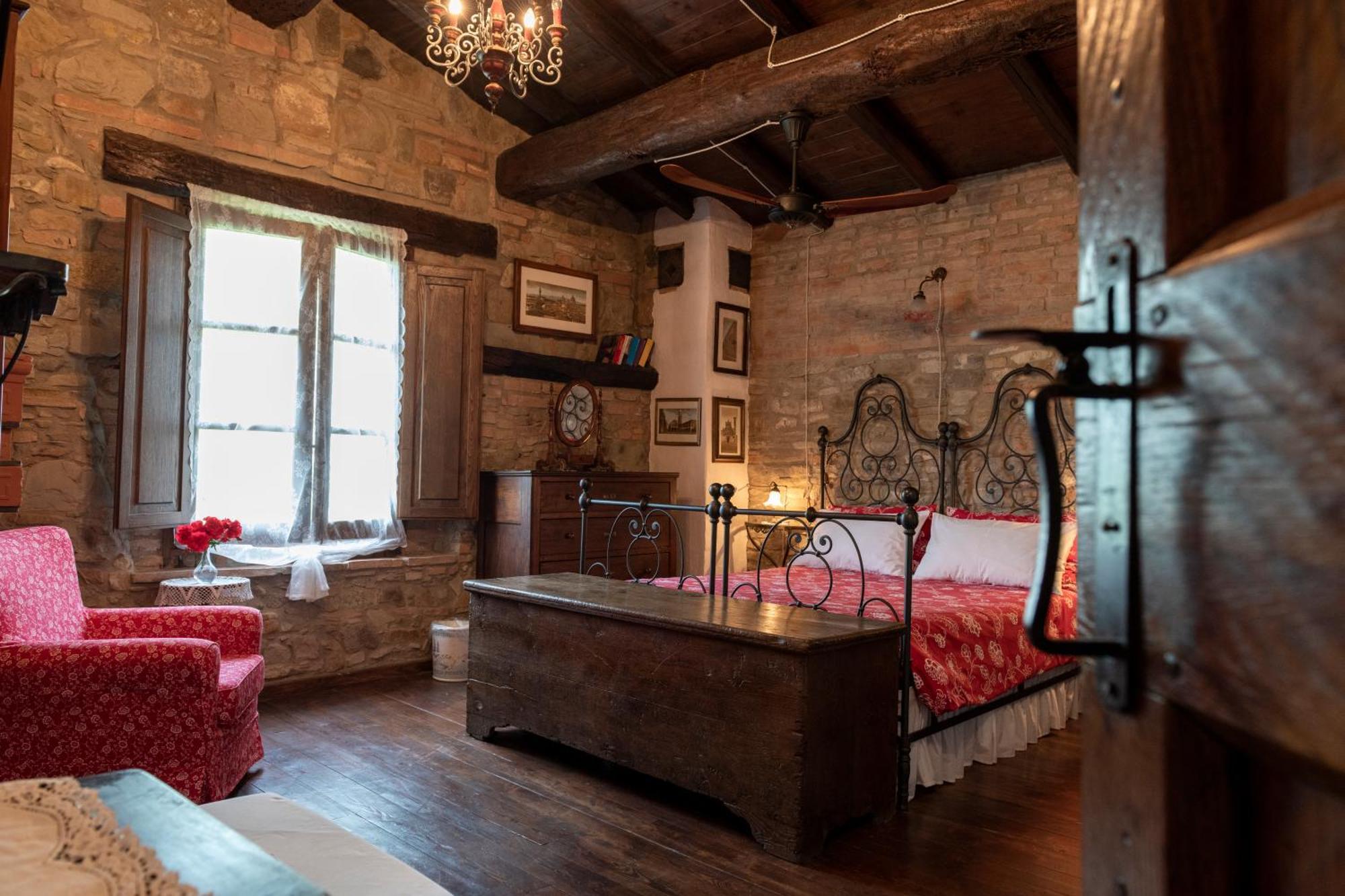 Cascina La Buca Pensionat Castello di Serravalle Exteriör bild