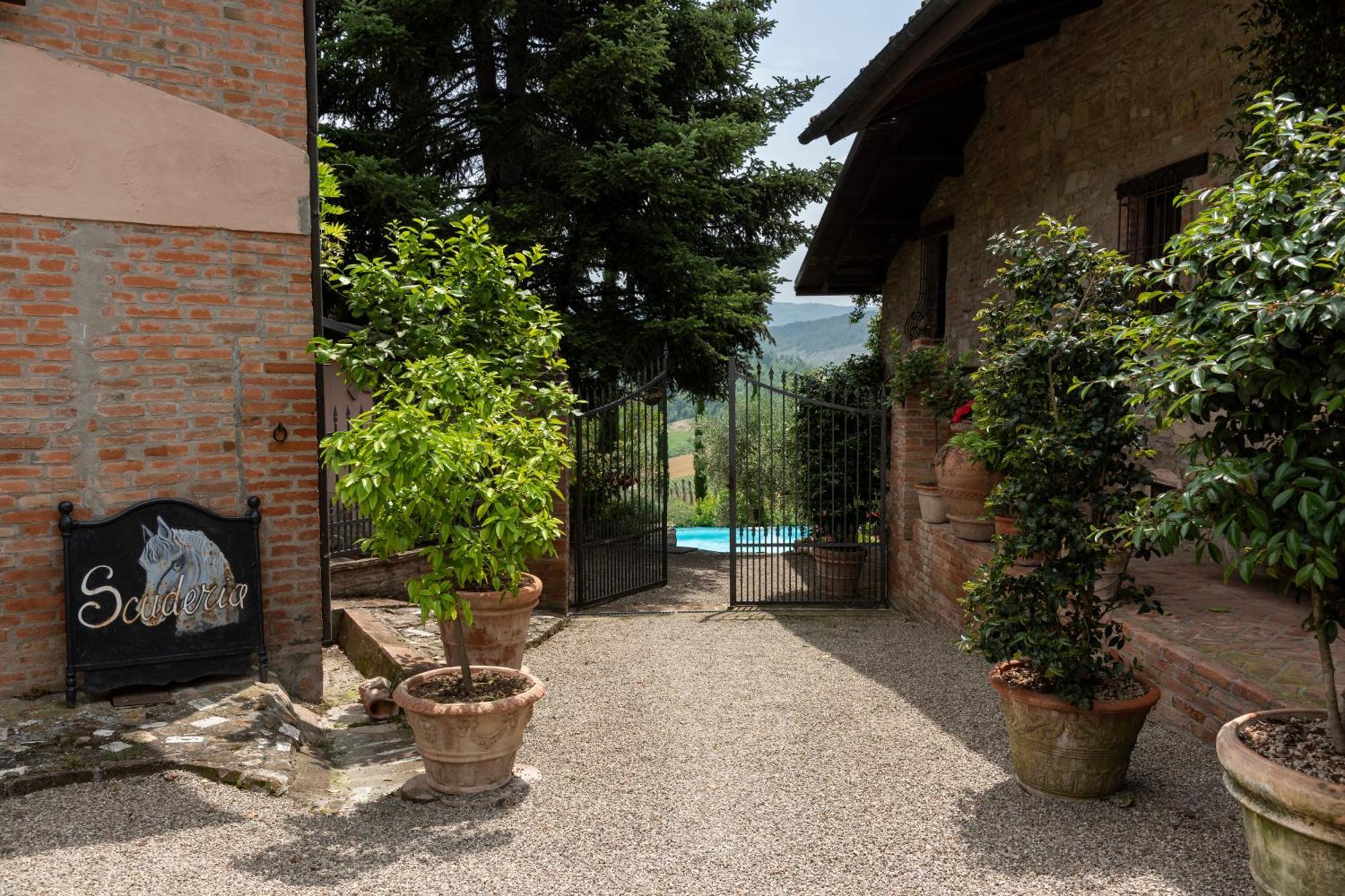 Cascina La Buca Pensionat Castello di Serravalle Exteriör bild